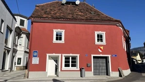 Die neue Bleibe der „Pennale Burschenschaft Teutonia zu Wolfsberg“ von außen