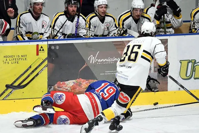 Eishockey, 2024- 02-17,  Carinthian Team weiss /gelb  -Köttern blau rot
im Bild:  Carinthian Meister
Foto:Hermann Sobe 