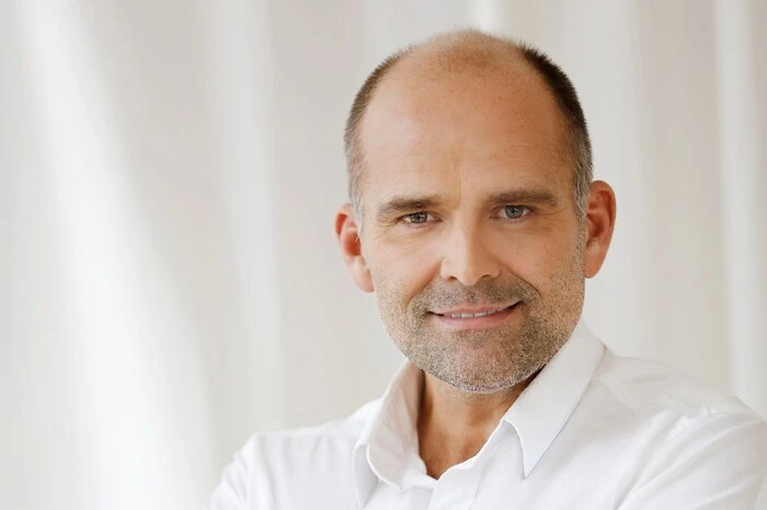 Kategorie Kultur: Alexander Kubelka (54) wuchs in Völkermarkt auf und ist internationaler Opern- und Theaterregisseur. Der Intendant der Sommerspiele Perchtoldsdorf ist auch als Steinplastiker und Autor tätig.