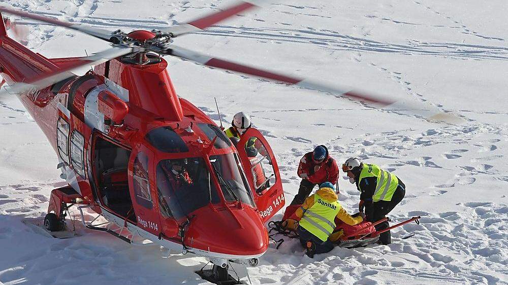 Der Hubschrauber war heuer nicht nur einmal im Einsatz - hier bei Tommy Fords schwerem Sturz in Adelboden