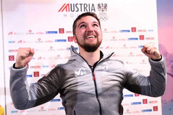 Die Fans im Austria House mussten bis kurz vor halb zwei Uhr in der Früh (Ortszeit) auf den Olympiasieger im Rodeln warten.