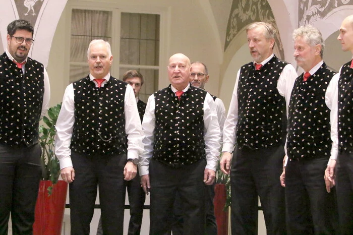 Übrigens: Ein Video vom Konzert gibt es auf Facebook Kleine Zeitung St. Veit/Feldkirchen zu sehen. 