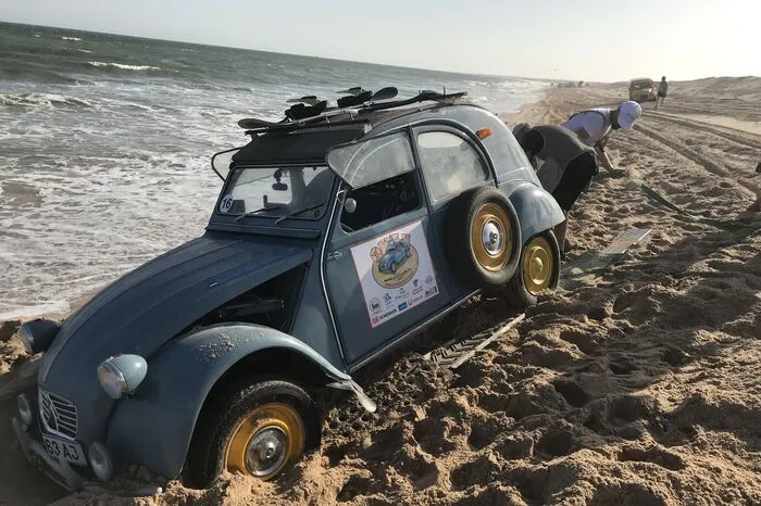 ...am Meer vorbei, wo die Kärntner auch mal kurz im Sand steckengeblieben sind