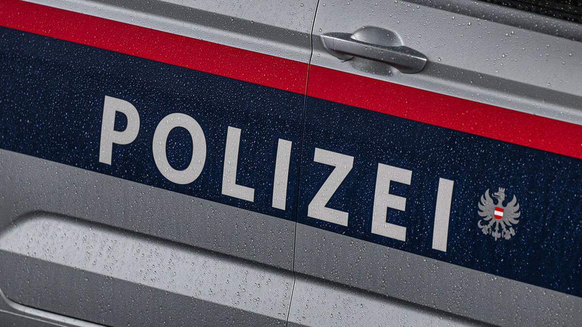 Die Polizei wurde von einem Bekannten der Frau alarmiert