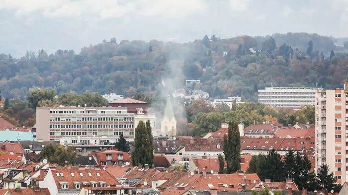 Die intensive Rauchenetwicklung des Brandes war weithin sichtbar.
