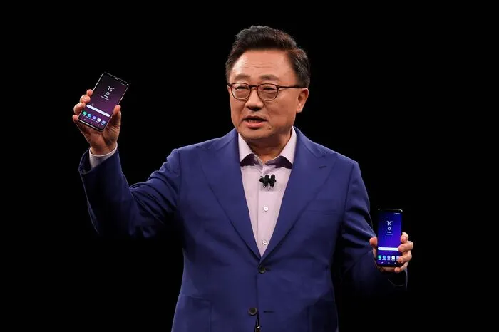 Die Social-Media-Generation hat uns motiviert, die Kameratechnologie in den Mittelpunkt zu stellen", sagt DJ Koh, Mobil-Chef von Samsung.