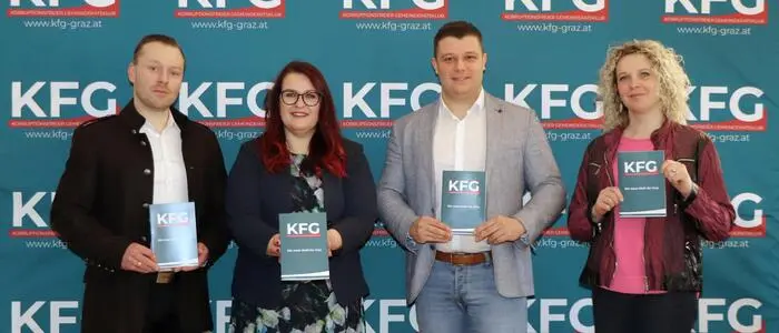 2023 herrschte noch Einigkeit: Der KFG mit Michael Winter, Claudia Schönbacher, Alexis Pascuttini, Astrid Schleicher vor einer KFG-Fotowand