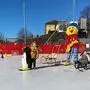 Sieht täuschend echt aus: Eislaufplatz ohne Eis