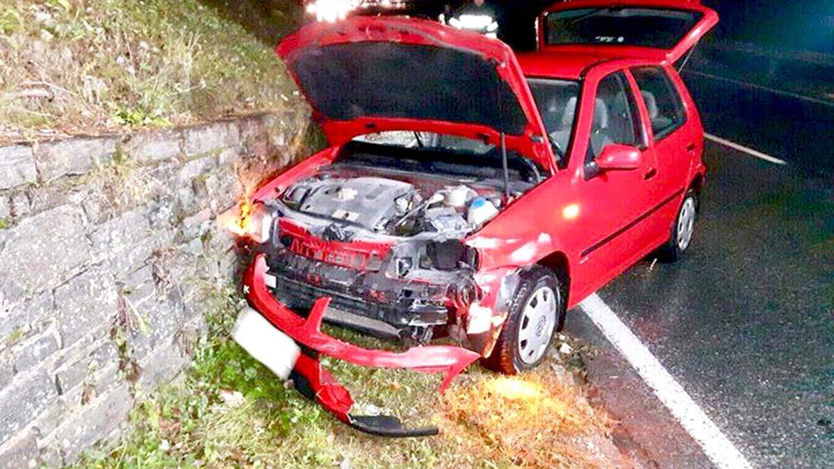 An dem Unfall-Pkw entstand großer Sachschaden