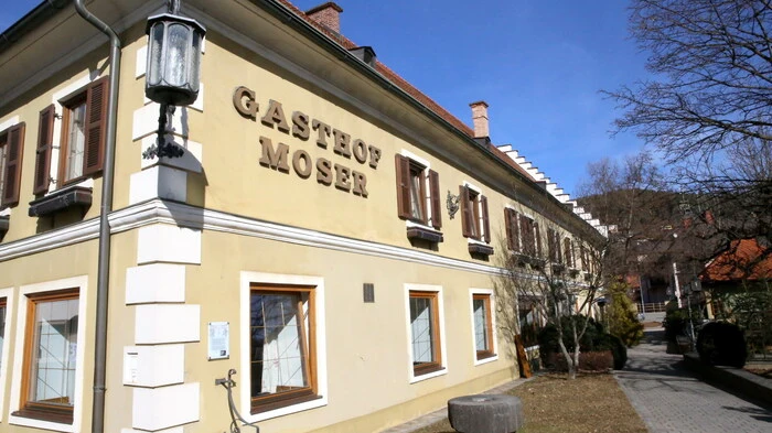 „Das Moser-Hausschwein ist geschlachtet!“ Unter diesem Motto luden am Wochenende Marlies und Fritzi Moser vom gleichnamigen Gasthof in Guttaring zum Hauskirchtag.