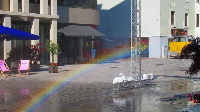 "Farbenspiel" auf dem Villacher Hans-Gasser-Platz