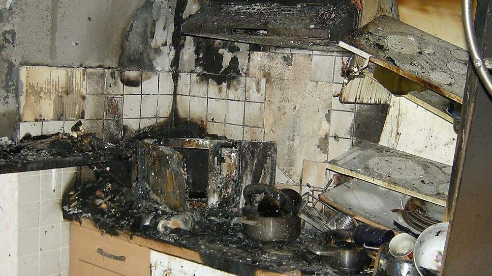 Die vom Feuer zerstörte Küchenzeile