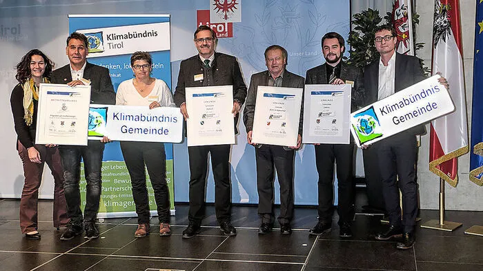 Ingrid Felipe und Anton Steiner (links) mit Bürgermeisterkollegen bei der Feierlichkeit