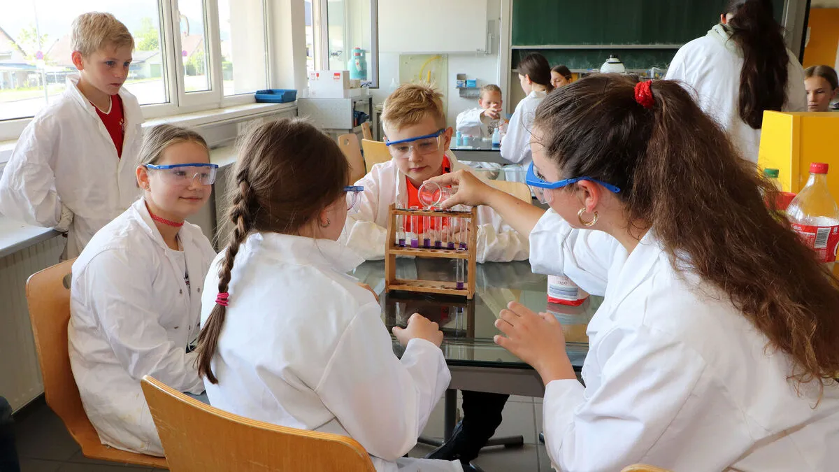 Viel Spannung war bei den Experimenten dabei