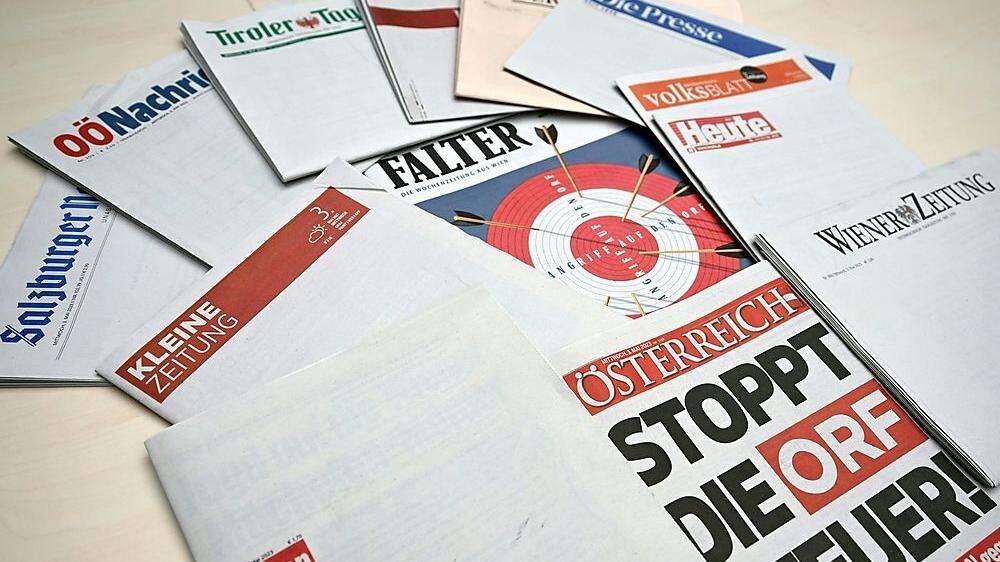 Die Titelseiten vieler heimischer Zeitungen am Tag der Pressefreiheit