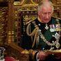 Die „Imperial State Crown“  steht Charles als Zeichen der Macht noch nicht zu – als er seine Mutter vertrat, thronte sie neben ihm