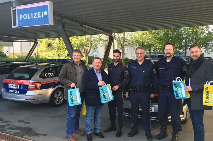 Die steirische ÖVP war landein, landaus unterwegs und besuchte schon am frühen Vormittag des 1. Mai Menschen, die am Feiertag arbeiten mussten.