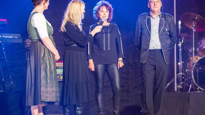 Die Hausherren Gerlinde und Georg Hubmann von Holzbau Hubmann.