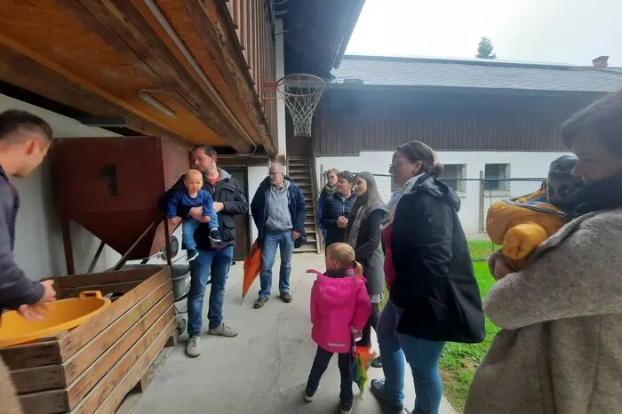 Jung und Alt hatten großes Interesse mehr über das Hofleben zu erfahren.
