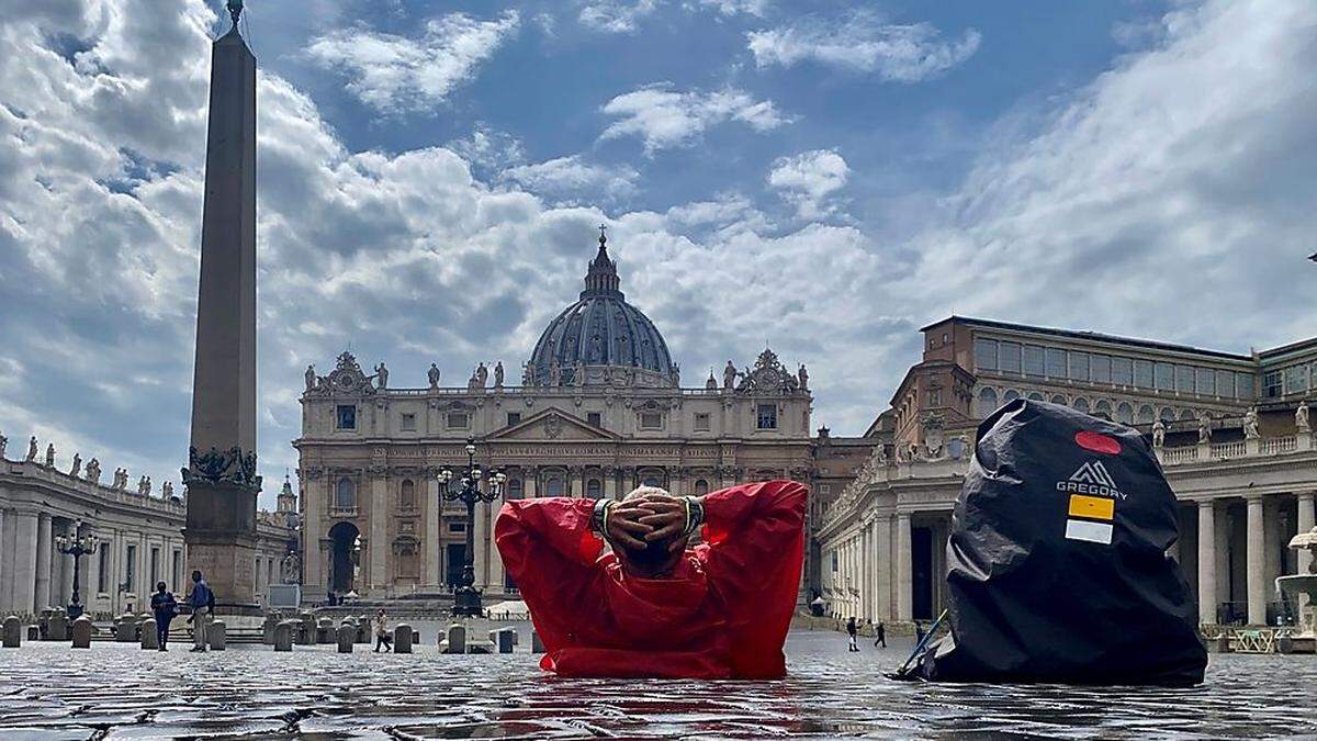 mehr als ein Jahr ist der Grazer Thair Abud schon zu Fuß in Italien unterwegs. Ein kleiner Teil seines Marsches vom Nordkap nach Kapstadt