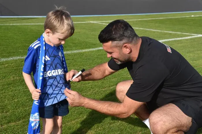 Es gab eine Autogrammstunde mit allen Spielern