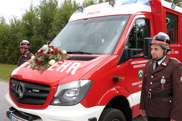 Feuerwehrkommandant Karl Gößler und seine Stellvertreterin Katrin Schmidbauer konnten unter anderen Bürgermeister Gottfried Pressler, Vizebürgermeister Johann Schmid Bereichsfeuerwehrkommandant Engelbert Huber und dessen Stellvertreter Christian Leitgeb willkommen heißen.