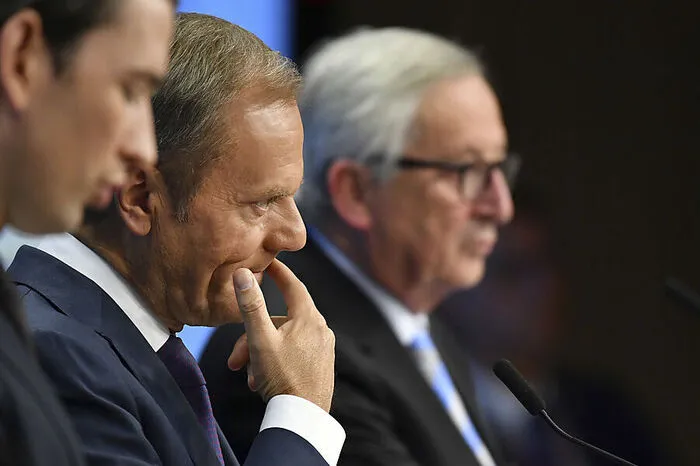 Sebastian Kurz, bis vor kurzem EU-Ratsvorsitzender, Kommissionschef Claude Juncker und Ratspräsident Donald Tusk hofften noch.  Nötig für das Ja aus Brüssel bis Ende März wären mindestens 20 EU-Länder gewesen, die für 65 Prozent der EU-Bevölkerung stehen. 