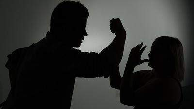 Zwei Fälle von häuslicher Gewalt  riefen die Polizei auf den Plan (Symbolfoto)