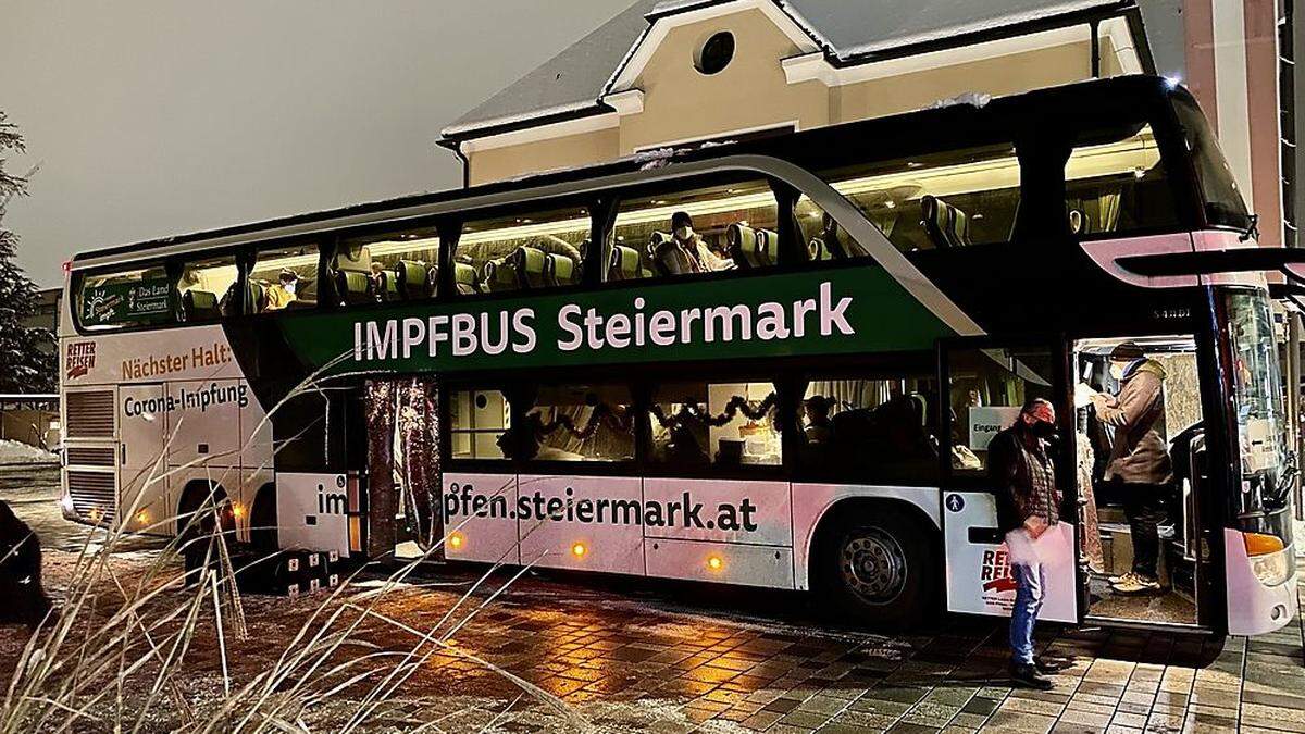 Drei Impfbusse des Landes sind an fünf Tagen die Woche unterwegs