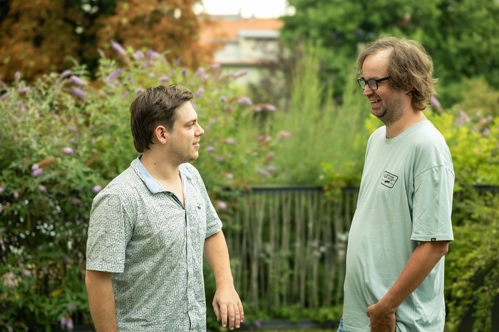Für Fabian Karrer und Lukas Kupfersberger von LebensGroß liegt der Fokus auf sozialer Innovation, die die Gesellschaft vorantreibt