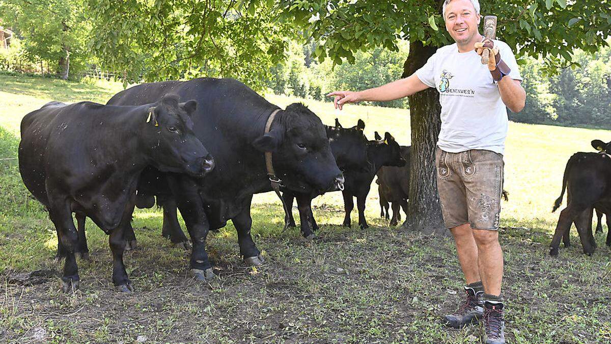 Fritz strobl mit seinen Rindern