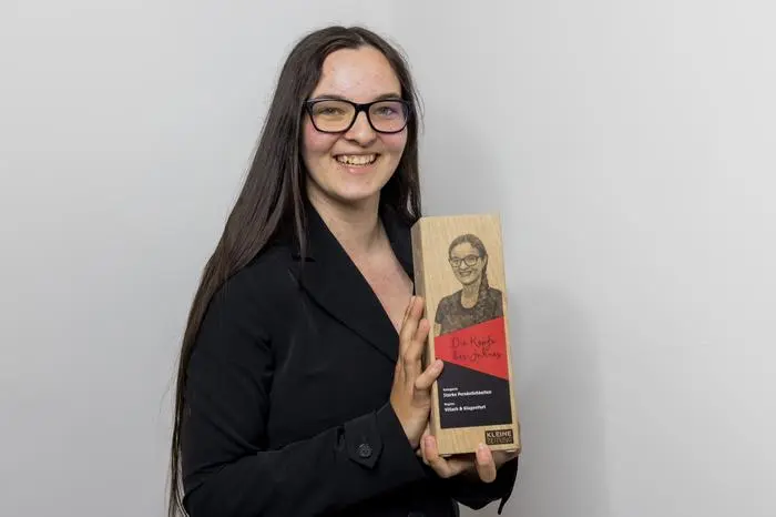 Lena Woschitz sorgte für Furore, als sie regelmäßig am Trompetenbaum am Heumarkt Platz nahm