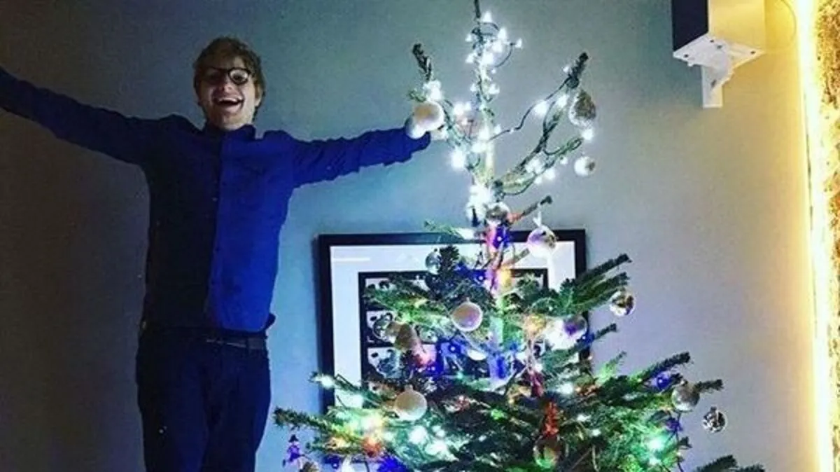 Ed Sheeran ist, seinem Instagram-Account zufolge, bereit für Weihnachten. 