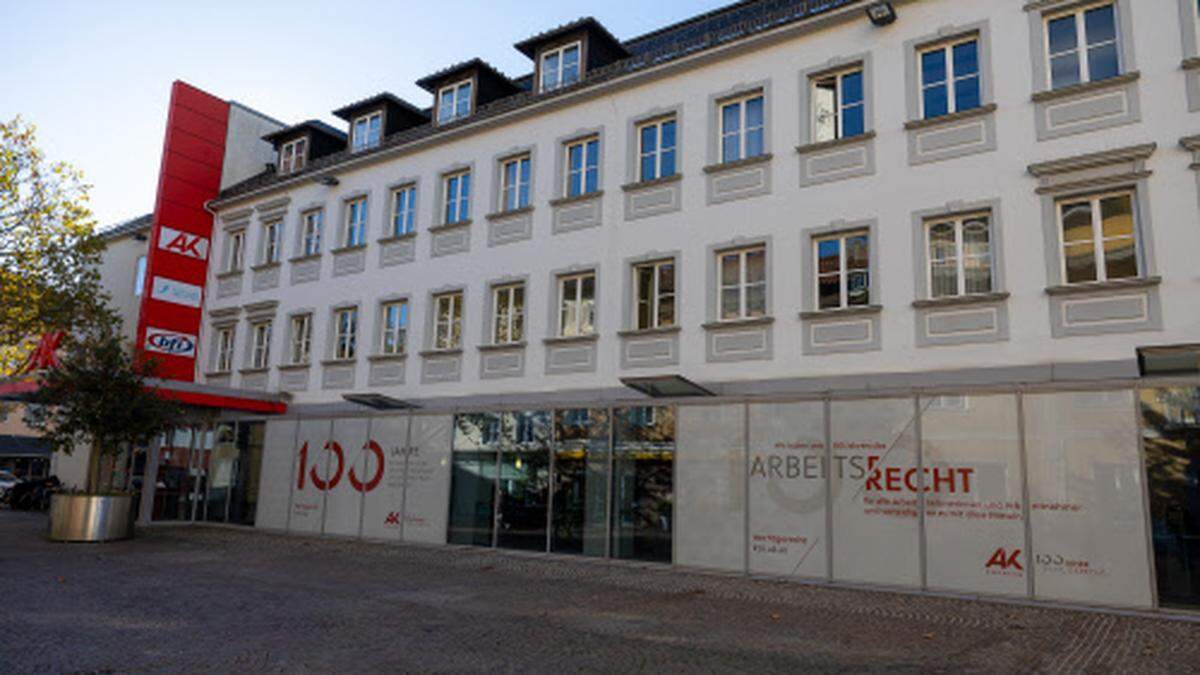 Die Alpen-Adria-Mediathek ist am Kaiser-Josef-Platz in Villach untergebracht