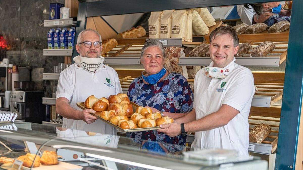 Familienbetrieb. Innungsmeister Heinz Regula mit Gattin Waltraud und Sohn Michael in ihrer Bäckerei in der Reitschulgasse 