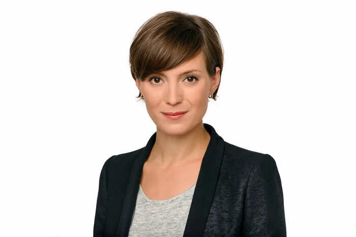 Cornelia Primosch geht von London nach Paris, wo sie Eva Twaroch nachfolgt.
