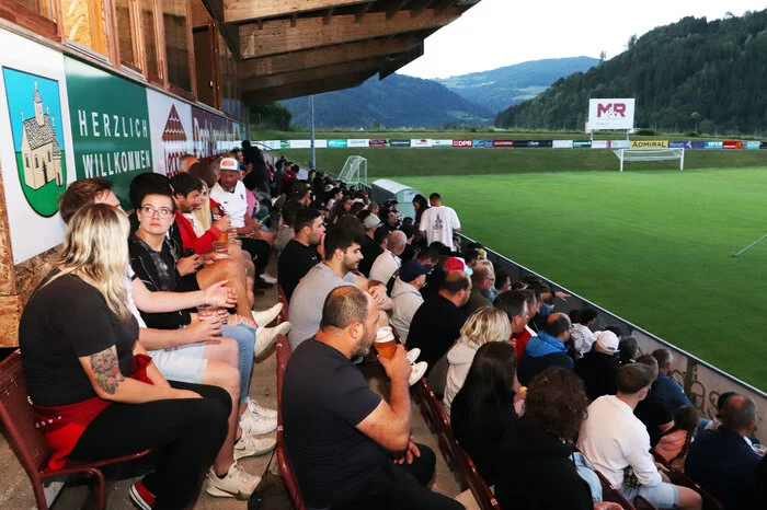 Zum Public Viewing zum EM-Spiel Österreich – Türkei (1:2) mit über 350 Fußballfans gekommen!