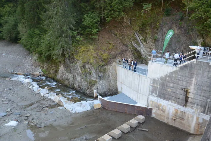 Darunter anschließend beginnt die 2,5 Kilometer lange Restrukturierungsstrecke, in der nun mindestens 600 Liter pro Sekunde Wasser fließen müssen.