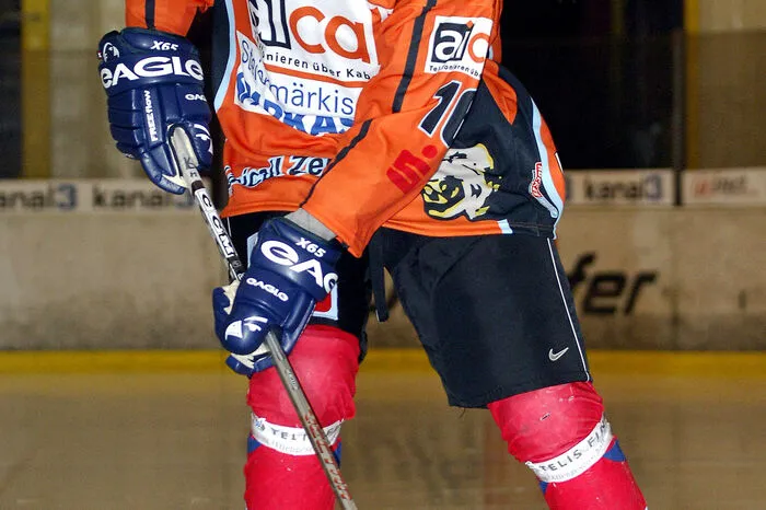 Einer der vielen Villacher Jungs. Albl machte sich nach seiner Eishockey-Karriere selbständig und betreibt in St. Ruprecht das Fachgeschäft "Modellbau Albl".