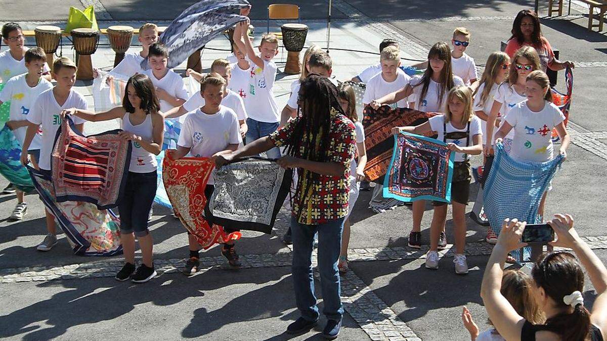 Schüler zeigen, was sie beim Projekt alles gelernt haben