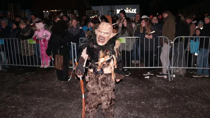 400 Perchten aus ganz Österreich sorgten beim Perchtenlauf in Feldbach für schaurige Stimmung.