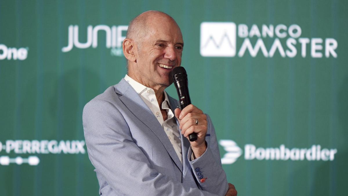 Design-Genie Adrian Newey wurde heute von Aston Martin in Silverstone präsentiert