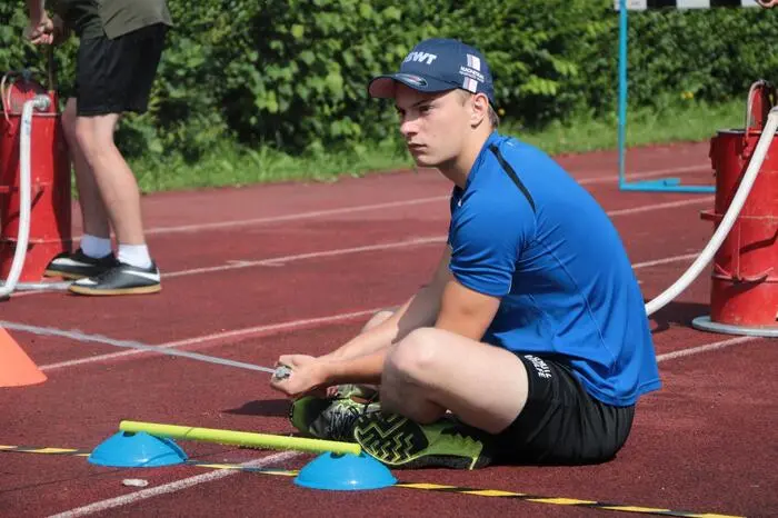 Beim Brandlösch-Bewerb mussten fünf Teammitglieder eine Wasserpumpe befüllen, mit der dann ein Kübel gefüllt werden musste.