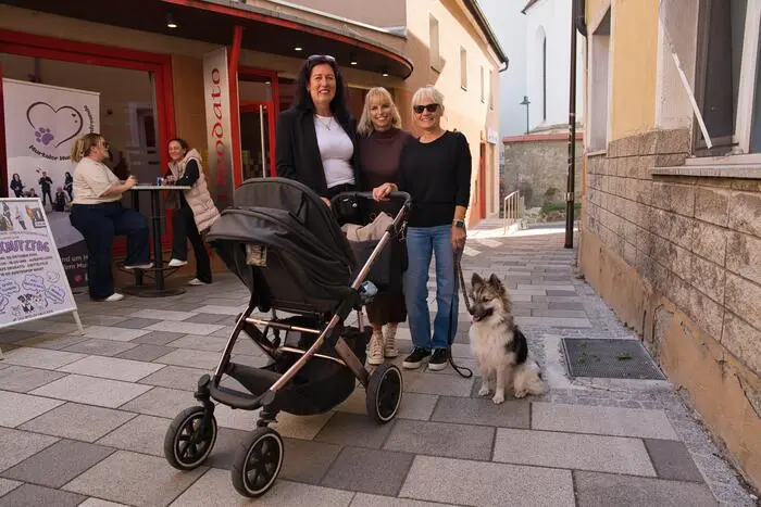 Im Mittelpunkt stand der persönliche Austausch mit interessierten Tierhalterinnen und Tierhaltern. „Wir ergänzen uns ideal und wollen den Menschen in der Region alle wichtigen Dienstleistungen rund ums Tier auf kurzem Weg näherbringen“, betonte Mitorganisatorin Bianca Seidl.
