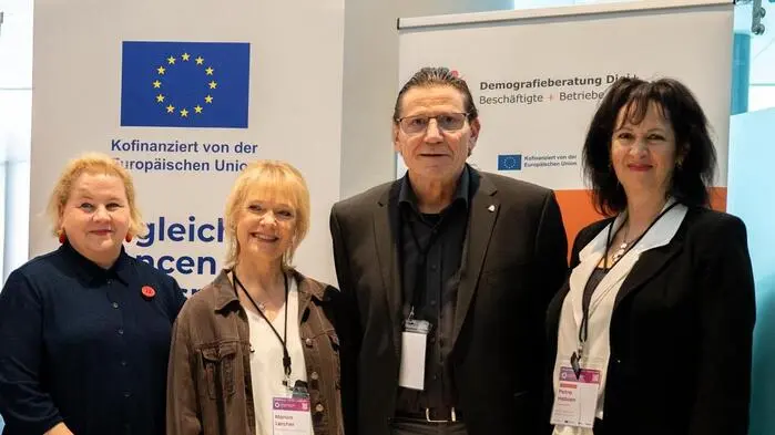 Ministerin Corinna Schumann, Beraterin Marion Lercher, Herwig und Petra Habian bei der Demografietagung in Wien