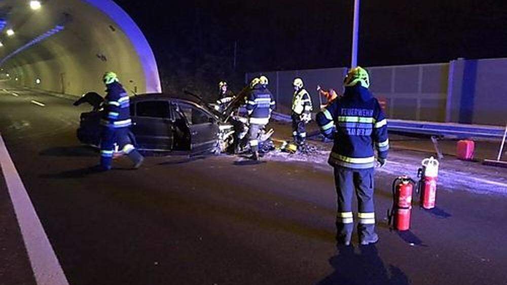 Unfall unmittelbar vor dem Tunnel Bruck