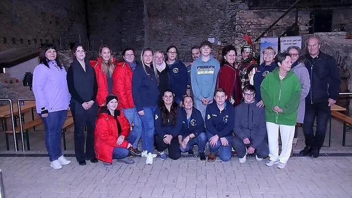 Zum Laternenfest lud das Voitsberger Eltern-Kind-Zentrum am vergangenen Samstag auf die Burgruine Obervoitsberg ein. Dabei wurde EKIZ-Leiterin Katrin Kraxner mit ihrem Team von der Stadtgemeinde Voitsberg bestens unterstützt.