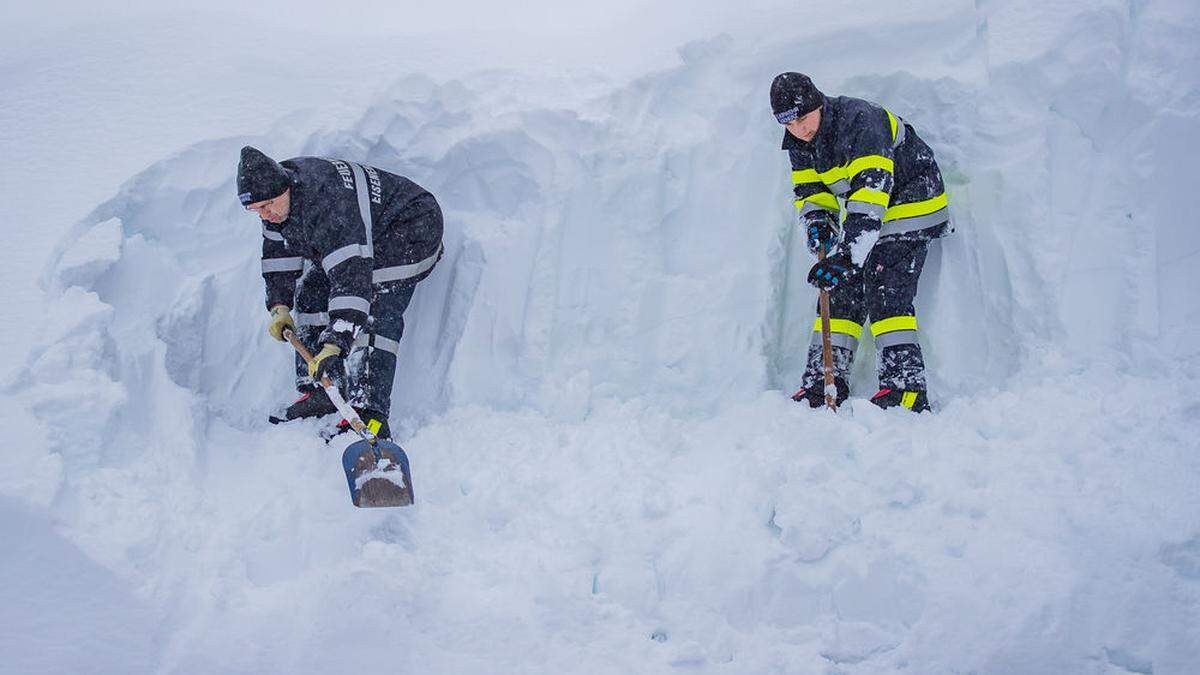 Schneearbeiten in Eisenerz