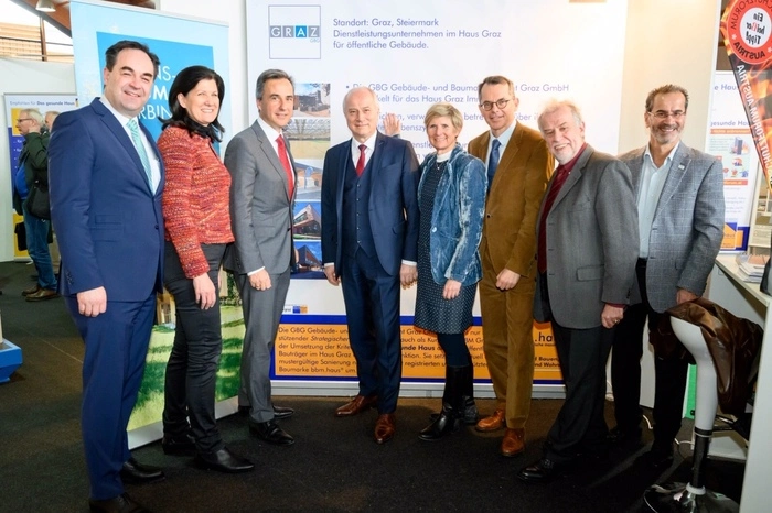 Armin Egger (Messe Graz), Barbara Riener (Klubobfrau Steirischen Volkspartei) , Bürgermeister Siegfried Nagl, Landesrat Hans Seitinger, Barbara Muhr (Holding Graz), Günter Hirner (Gebäude- und Baumanagement Graz) und Georg Topf (Gemeinderat)