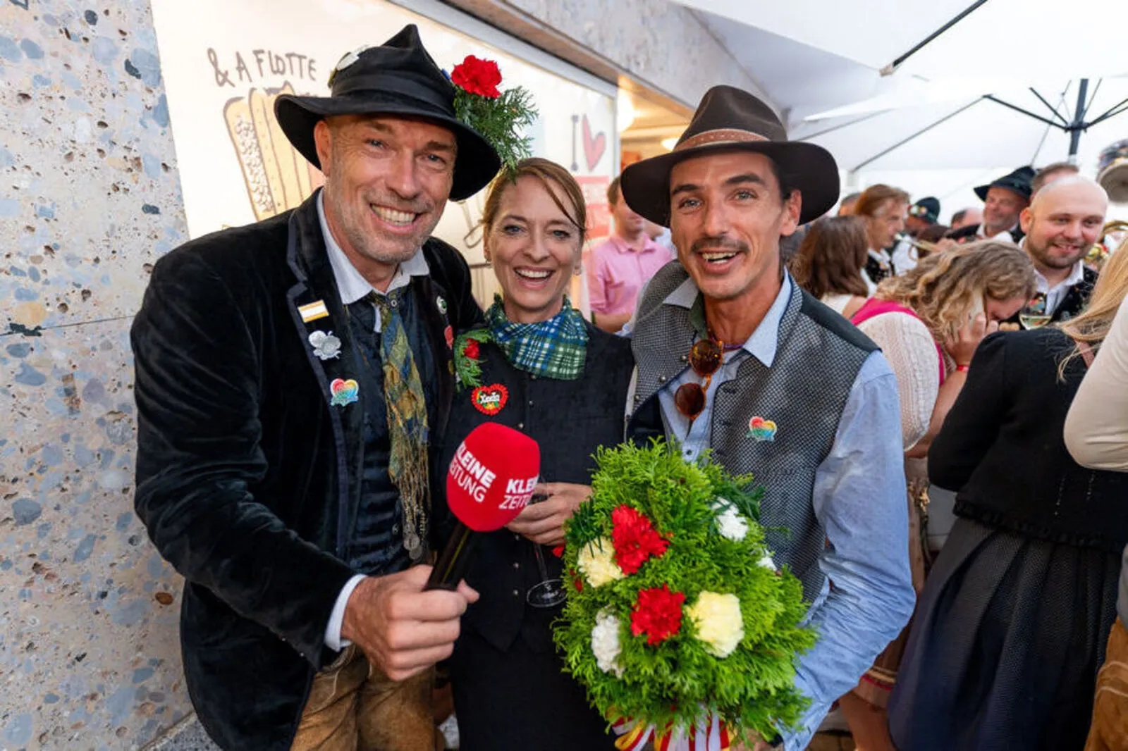 Michael Kummerer von der Vilacher Bauerngman, Kleine Zeitung Geschäftsführerin Xenia Daum und Sonderreporter Faiasalamanda